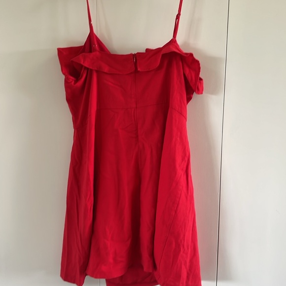 Red linen dress with ruffle and tie - Picture 4 of 4